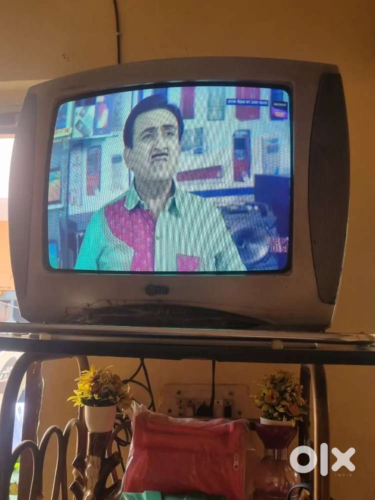 LG box tv in working condition