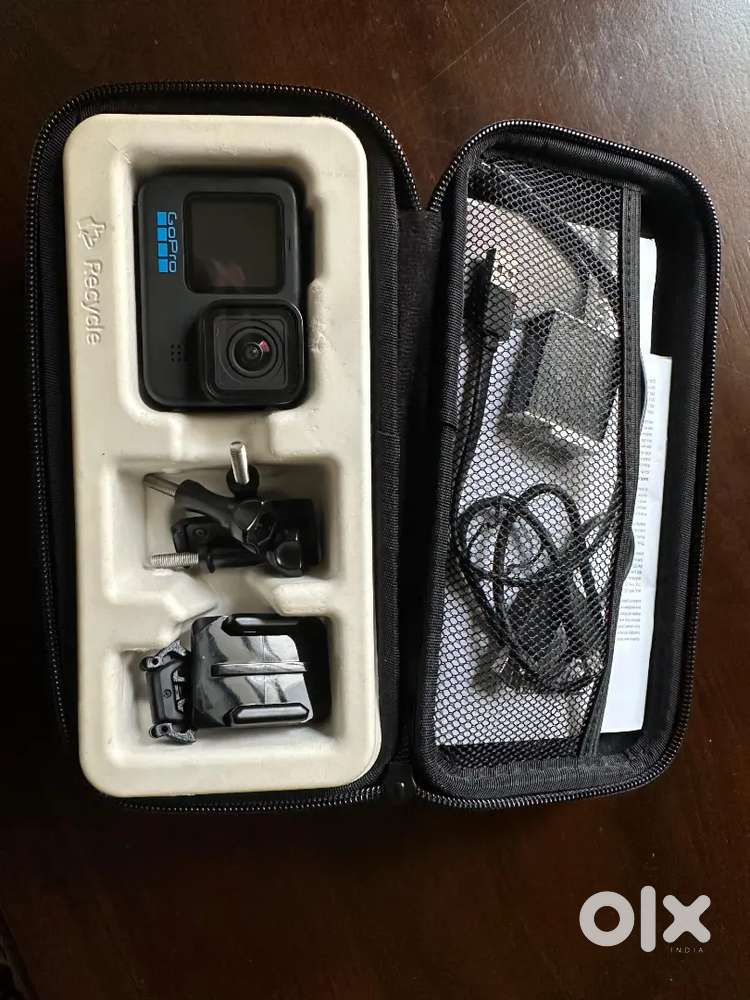 Go pro Hero 11Black with accessories