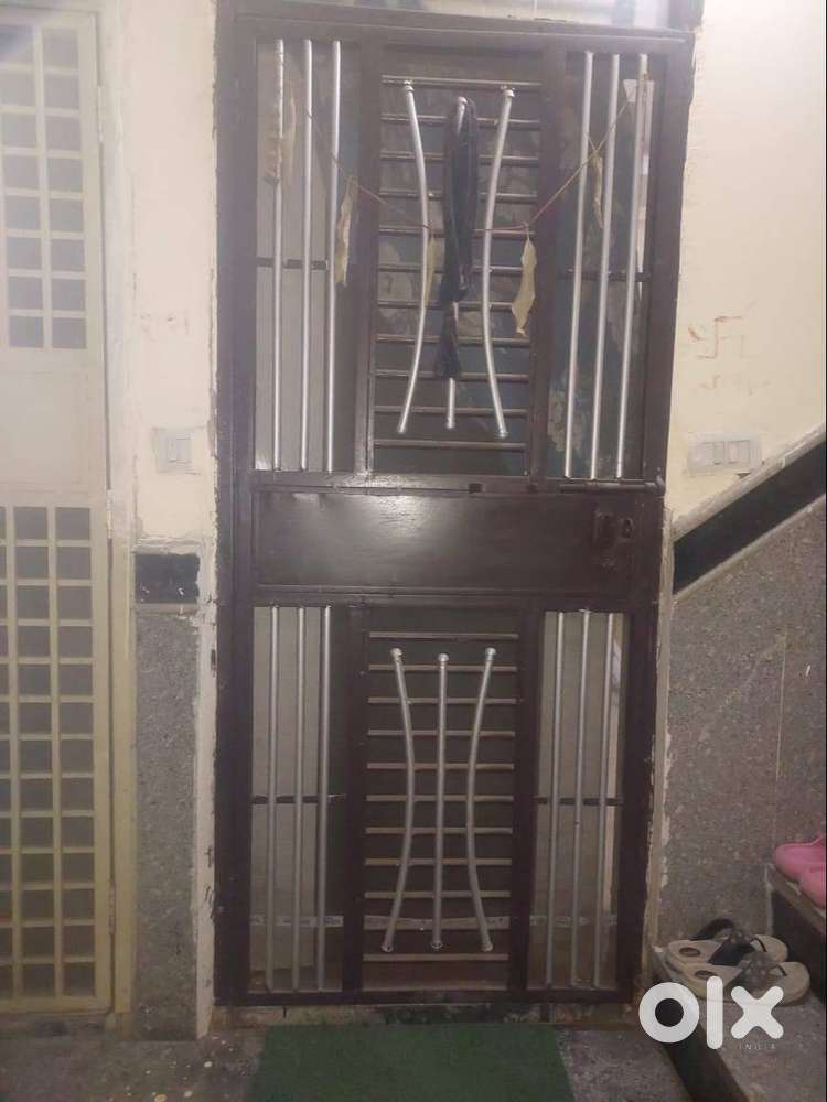 Sharing flat only for female