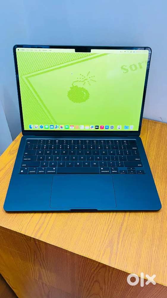 MacBook Air M3 Chip (13 inches) 8/256gb ssd