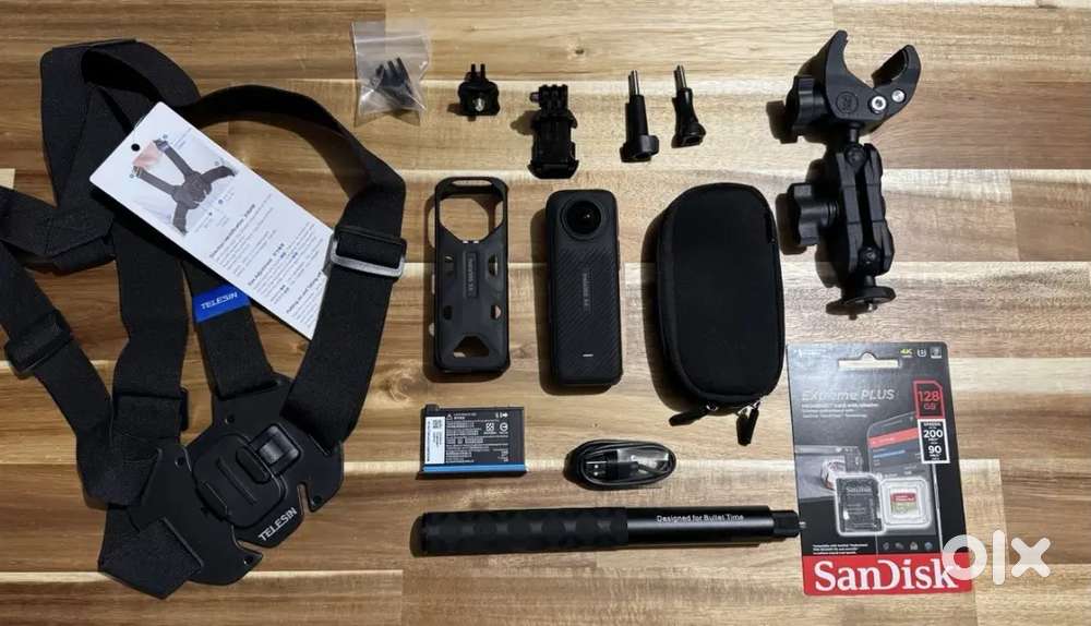 Insta360 X4 ONE X4 8K 360 Action Camera + 128GB Card + Motorcycle Moun
