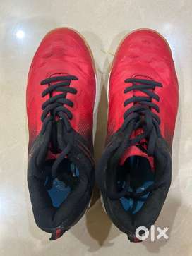 Nivia badminton shoes