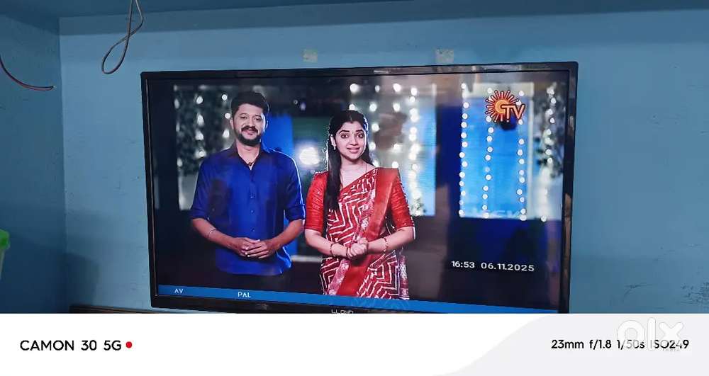 Lloyd 32 inch good condition TV