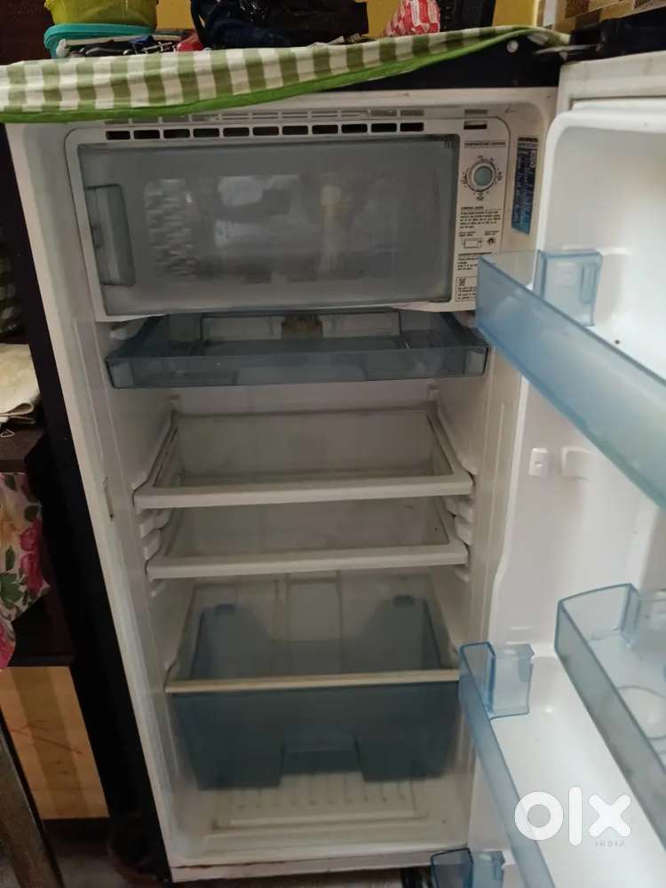Fridge /refrigerator