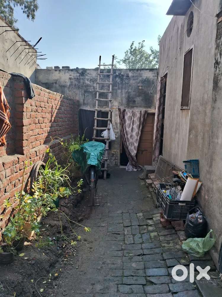 This house for sale . It is in very good location