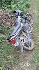 Super splendor bike bik rahi hai 2016 model up23 amroha ka number hai