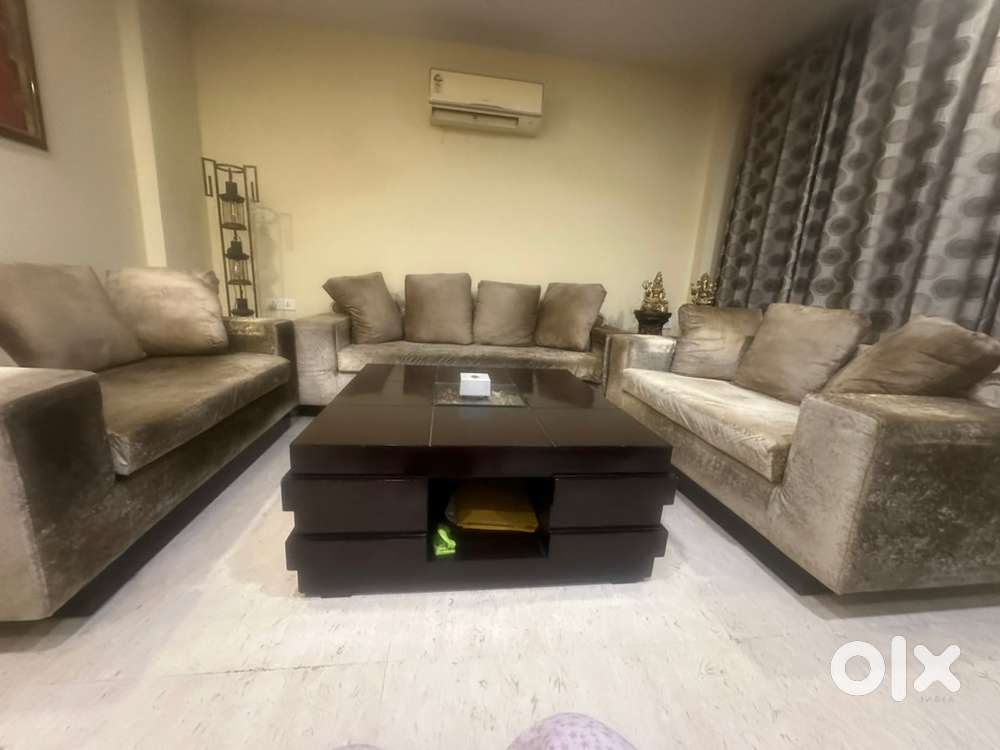 7 seater sofa set with center table