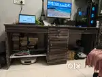 Big size computer table and diwan