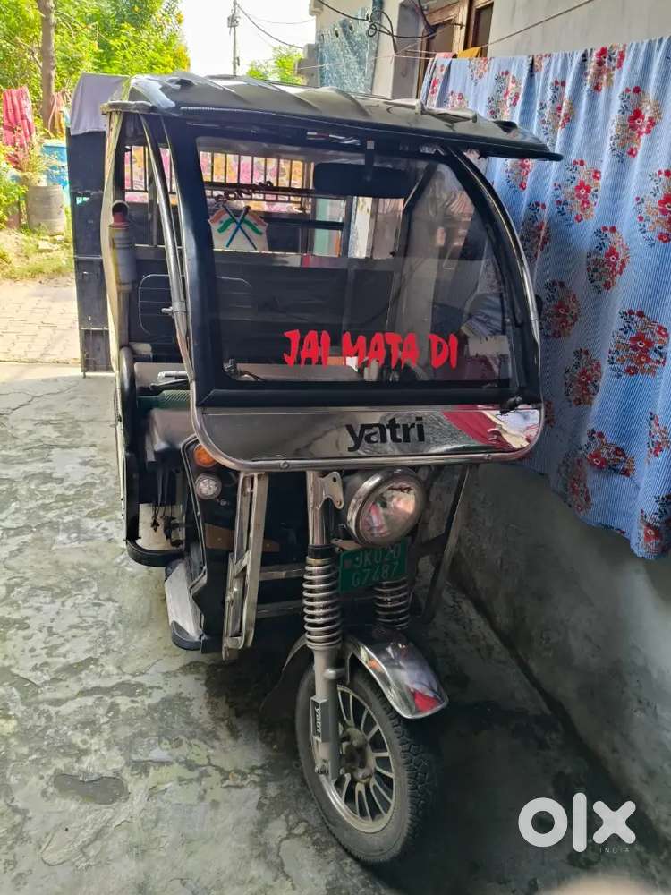 Yatri Super E-rikshaw