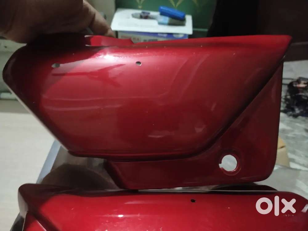 Splendor plus red side panel new hai