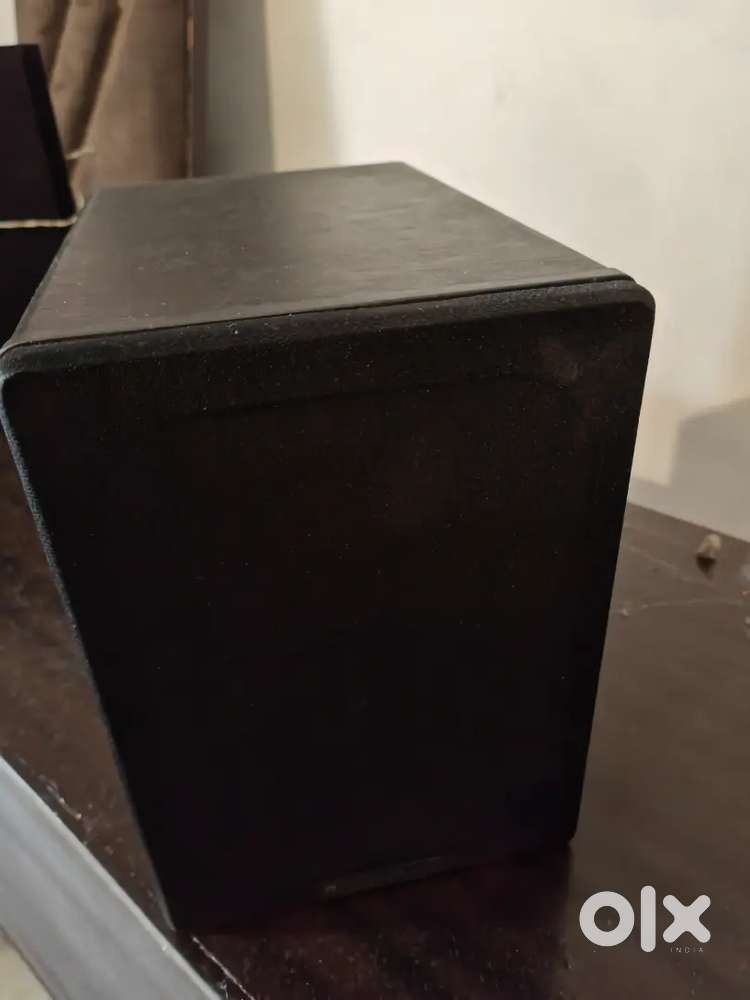 Bookshelf speakers