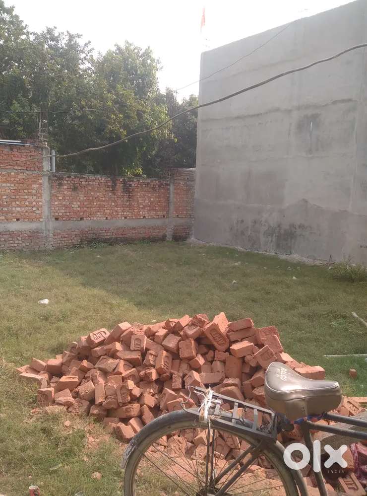 Main market plot sell pahariya road sathwan