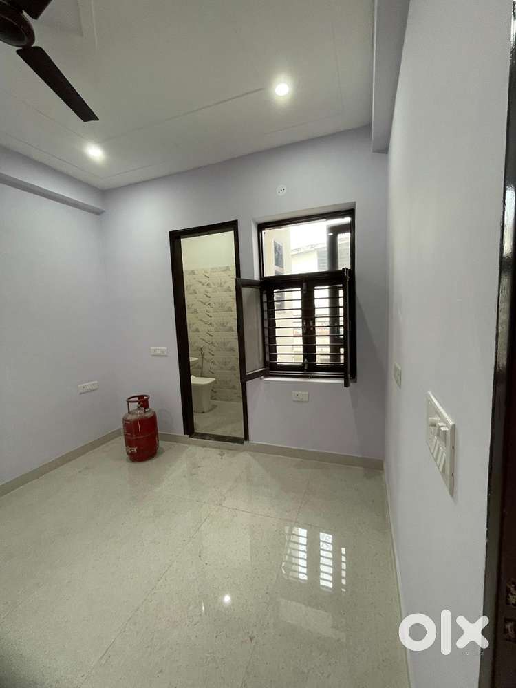 1-2 bhk flats available