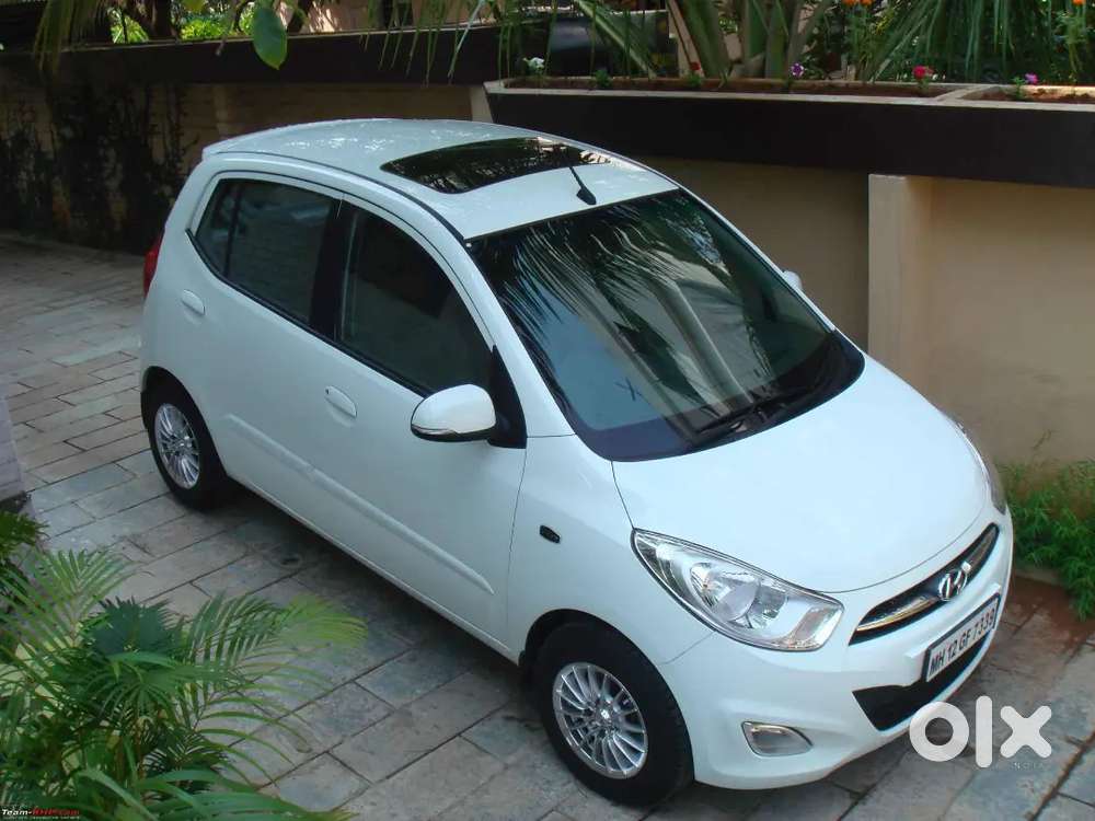 CAR for Sale. Hyundai- i10- Sunroof, (Low km driven) immediate Sale