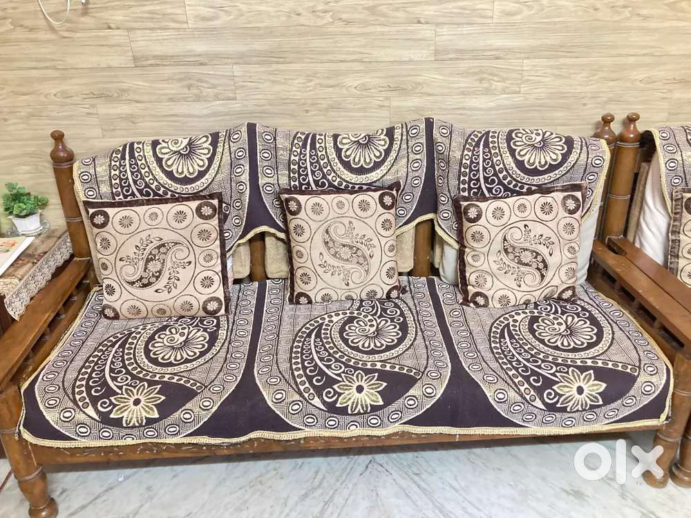 05 seater sofa set with best quality wood and paint