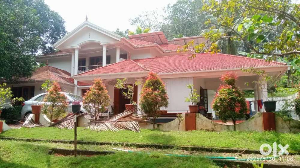 ഒരു ഏക്കർ 20 സെന്റ് 2900 സ്ക്വയർ ഫീറ്റ് കുറുപ്പന്തറ