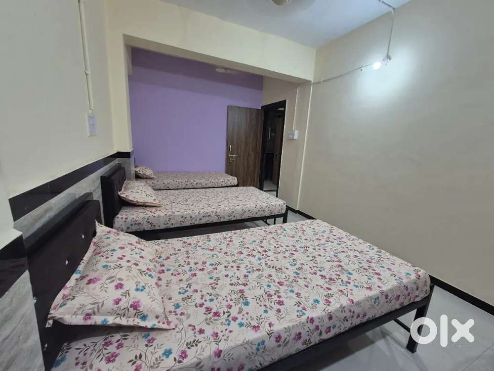 IN VASHI Pg at prime location fully furnished ac non ac no brokerage