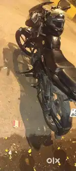 Sign Dharavi 90 feet road gadi chalu hai 2010 ka model hai passing abh