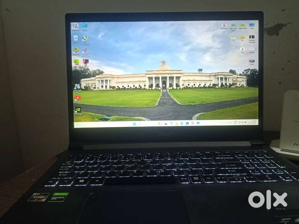 Gaming Laptop Amd Ryzen 7 with gtx1650 graphics card