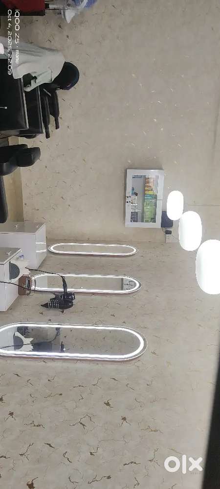 We hire beautition for ladies beauty salon