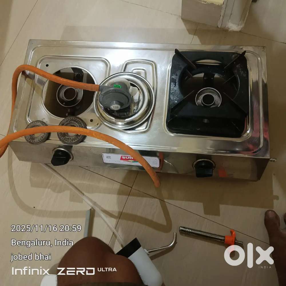 Gas stove and one regulator