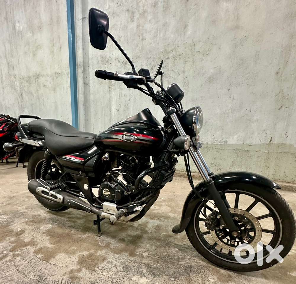 BAJAJ AVENGER 220 STREET SECOND OWNER
