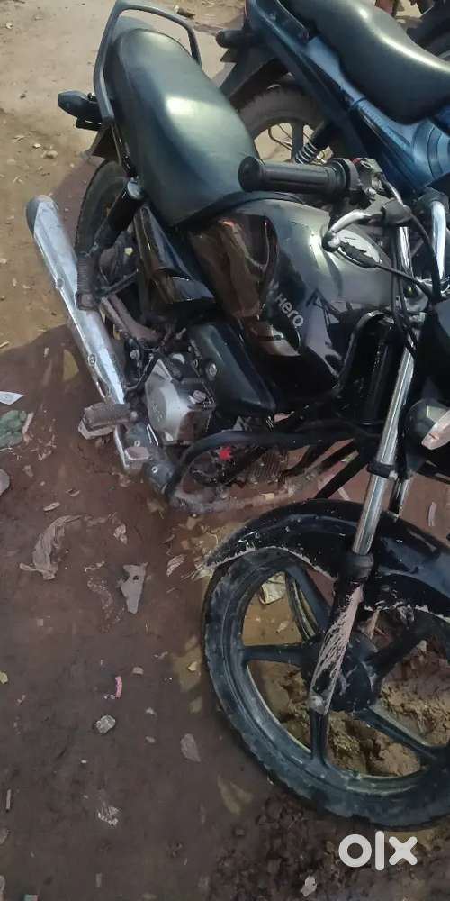 hf deluxe without self 12600 km running okkk condition