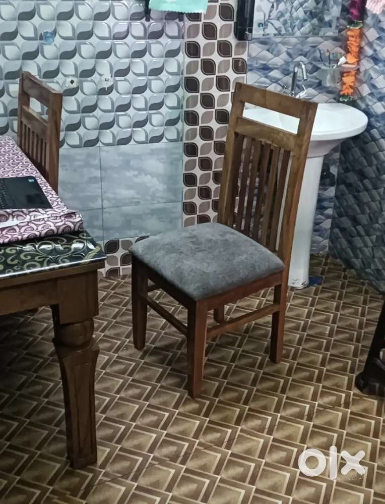 Dining table with Chairs
