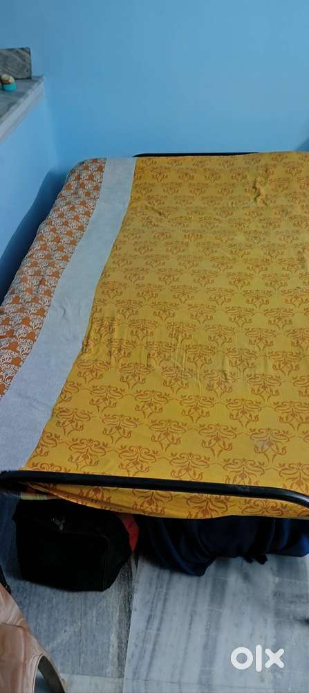 Iron bed (Kam khat) & new condition