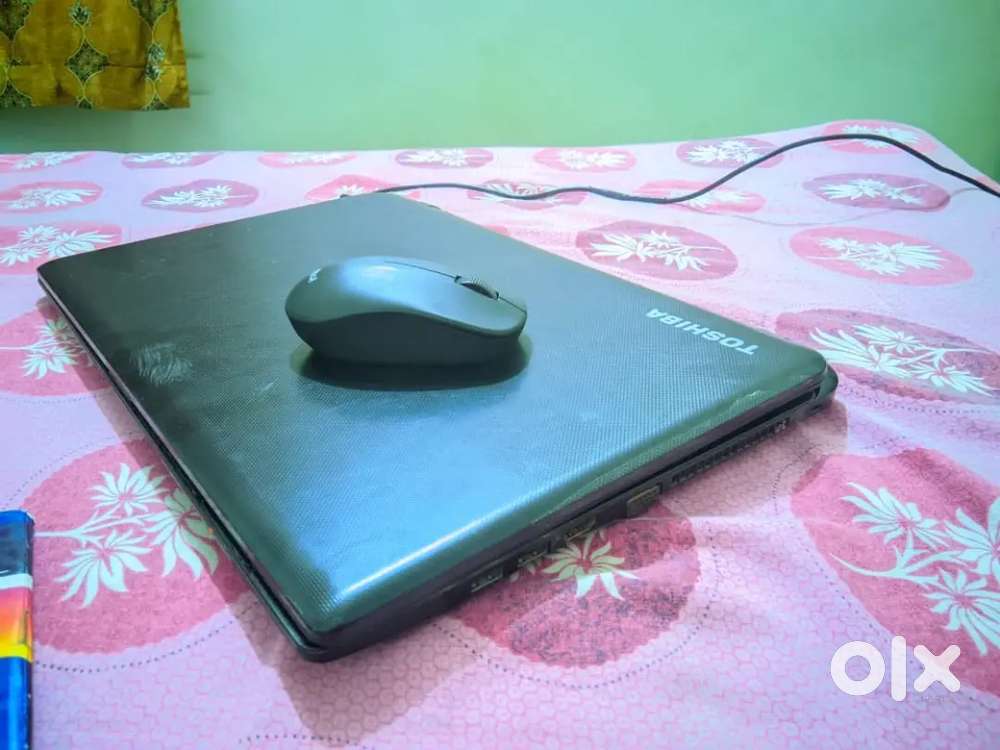 TOSHIBA LAPTOP