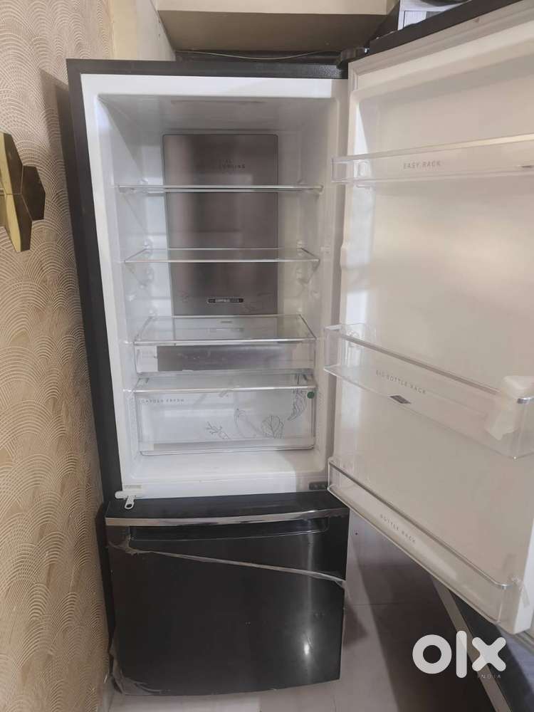 Whirlpool 324 L Frost free double door Refrigerator