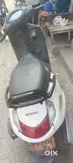 access 125  2011 Model self start scooty