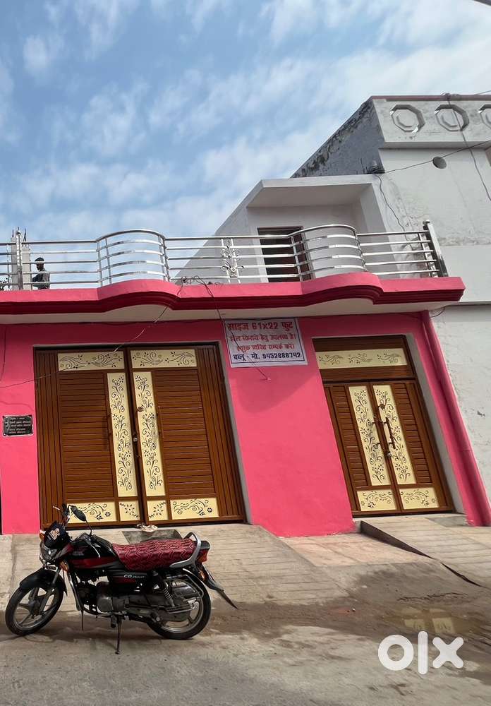 Spacious hall with terrace