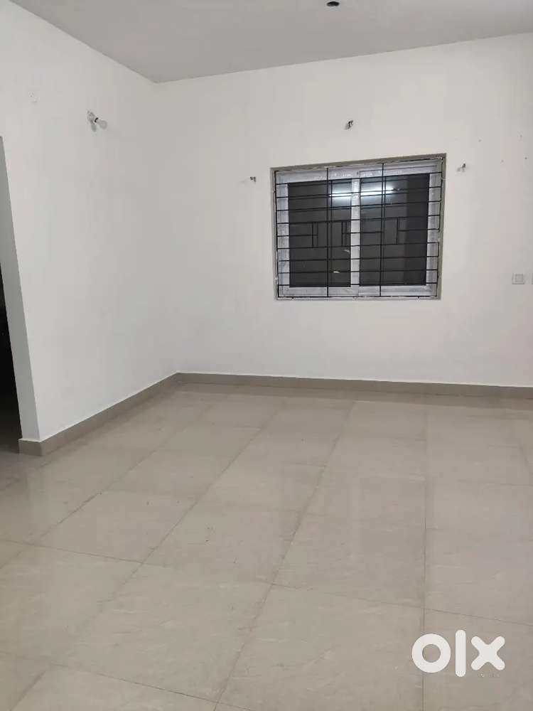 2bhk flat for lease in pallikararanai, good location, ready to occupy