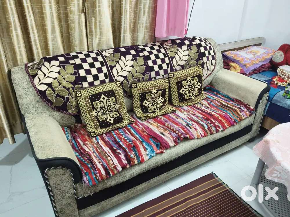 Sofa 4Seater With Tea Table & Single Bed For Sale