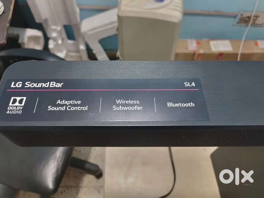 Open box LG SL4 soundbar
