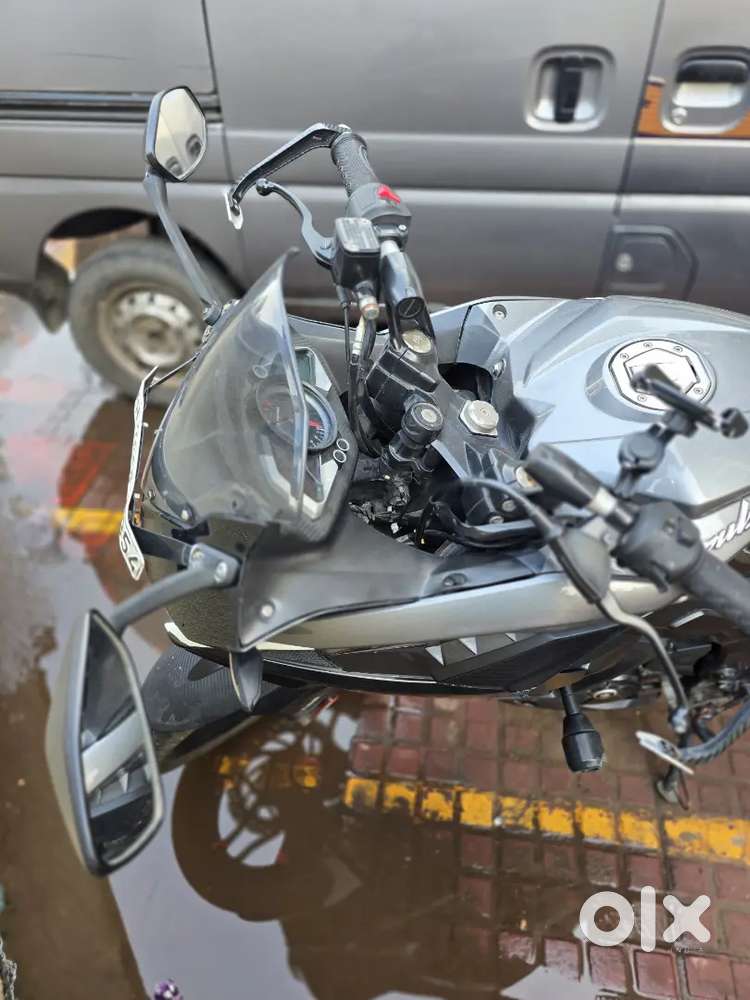 Bajaj Pulsar RS200 – Excellent Condition – Well Maintained – Must See!