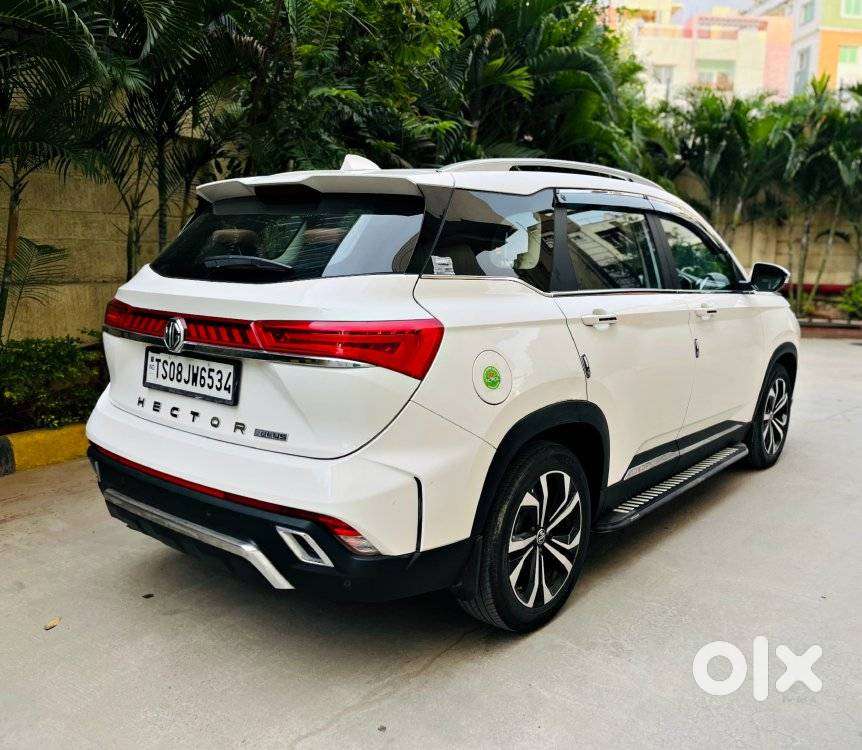 MG Hector Plus Sharp Pro 1.5 Turbo Petrol CVT 7 STR, 2023, Petrol