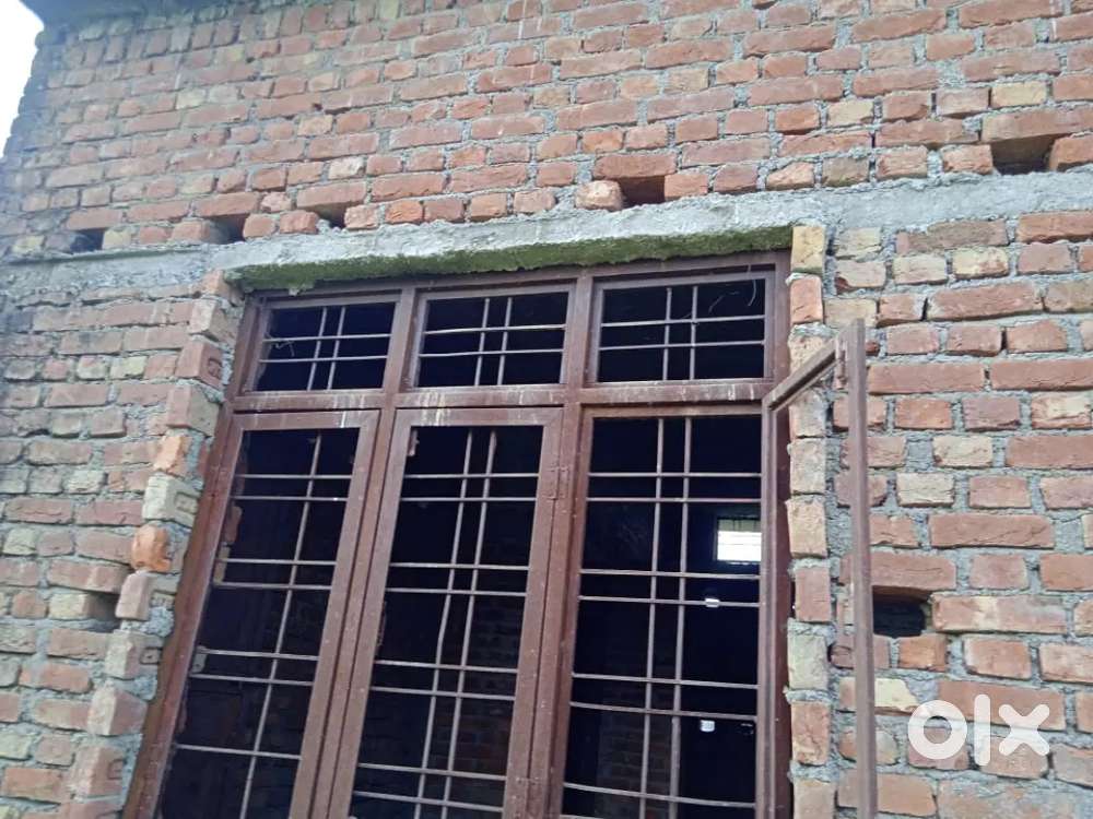 Unfurnished house hai registery dakhil kharij hai ladies ke naam  hai