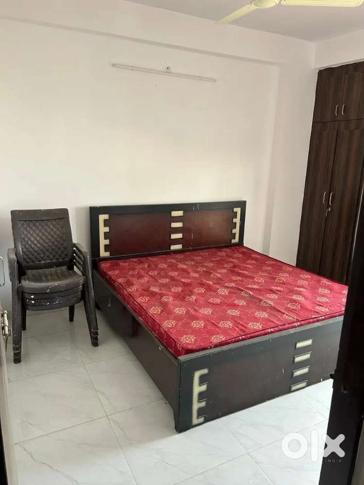 3 bhk semi furnished, Pratap Nagar