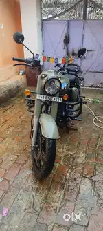 ROYAL ENFIELD CLASSIC 350 SIGNAL EDITION