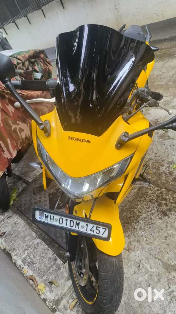 SELLING HONDA CBR 250R