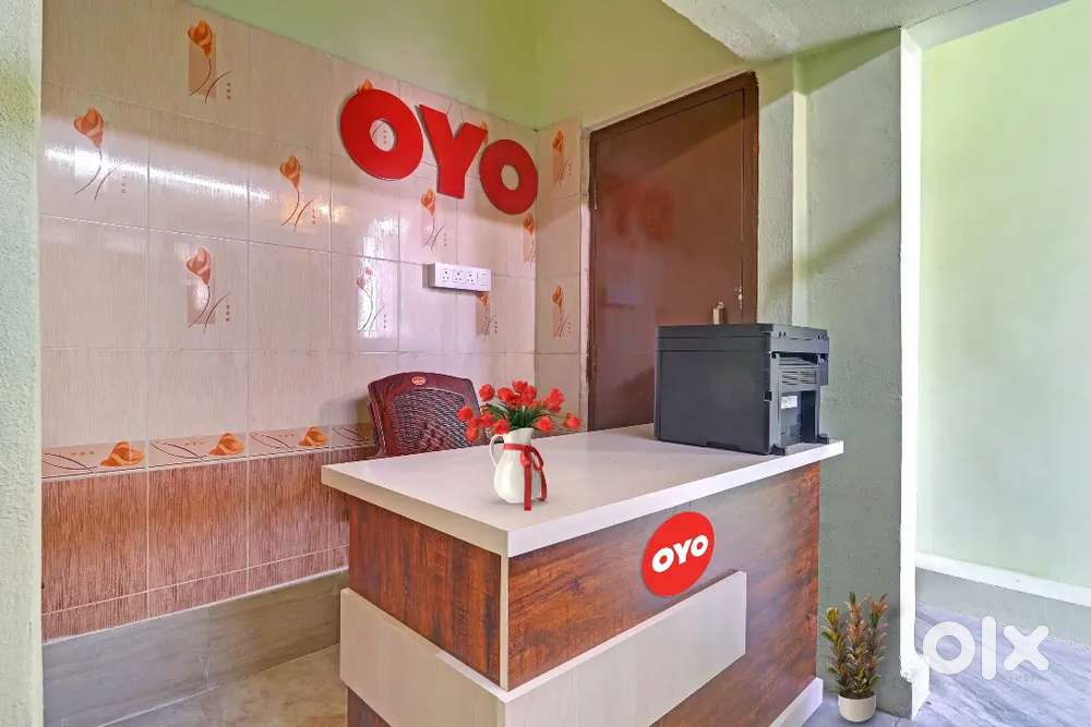 I need oyo receptionist job