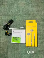 Apple Lightning to Headphone Jack & Realme Buds 4