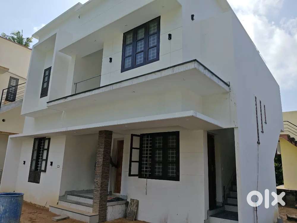 3.35 CENTS 3BHK 1500sqft NEW HOUSE NEAR GREENFIELD STADIUM KAZHAKOOTAM