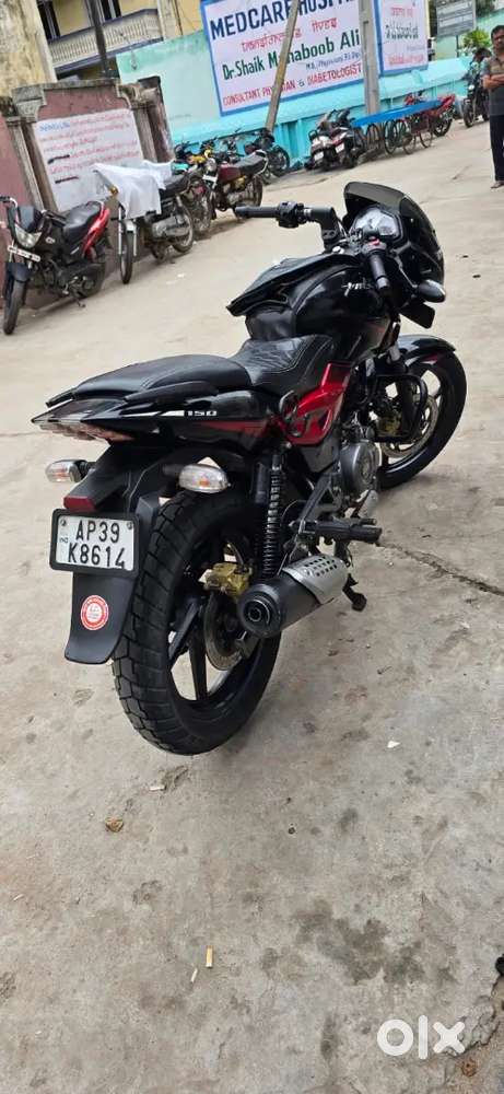 Pulsar 150 twin dics good condition not a single work name transfer av