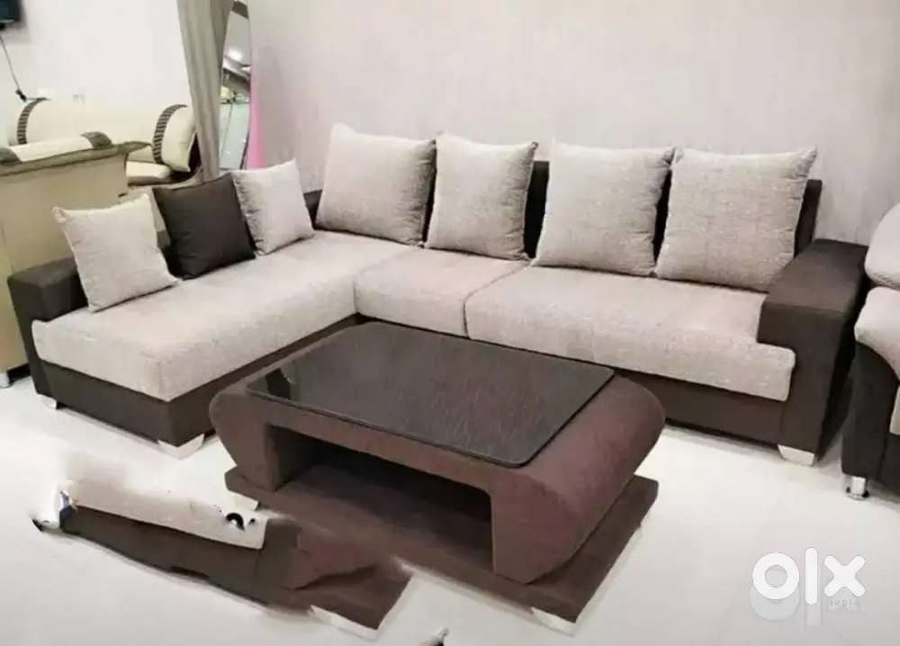Brand new 5 seater sofa with center table