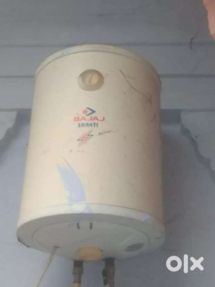 Bajaj 10 litr geezer best condition