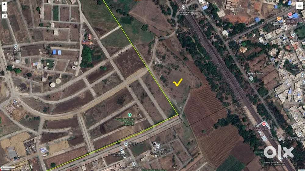 2100 sqft east facing plot no near D-Mart kolar just 200. Mtr frm six