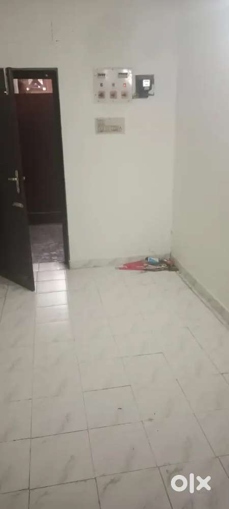 2 BHK for rent. Ideal for family/bachelors